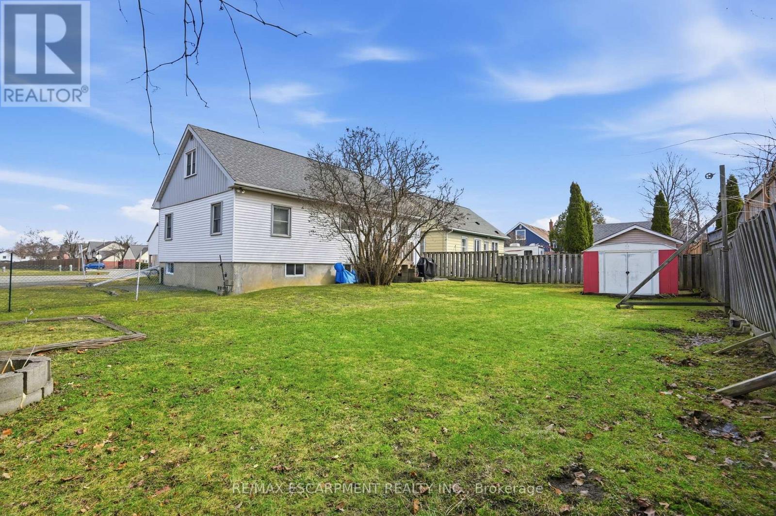 560 Stone Church Road E, Hamilton, ON - Outdoor