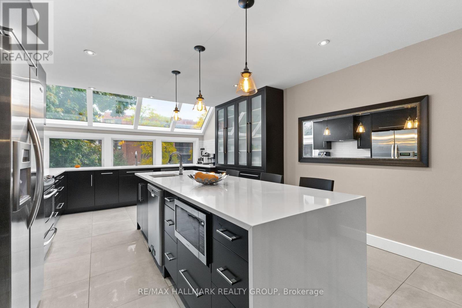 501 Wilbrod Street, Ottawa, ON - Indoor Photo Showing Kitchen With Upgraded Kitchen