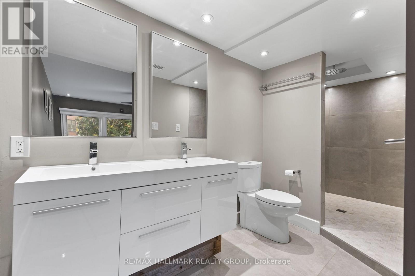 501 Wilbrod Street, Ottawa, ON - Indoor Photo Showing Bathroom