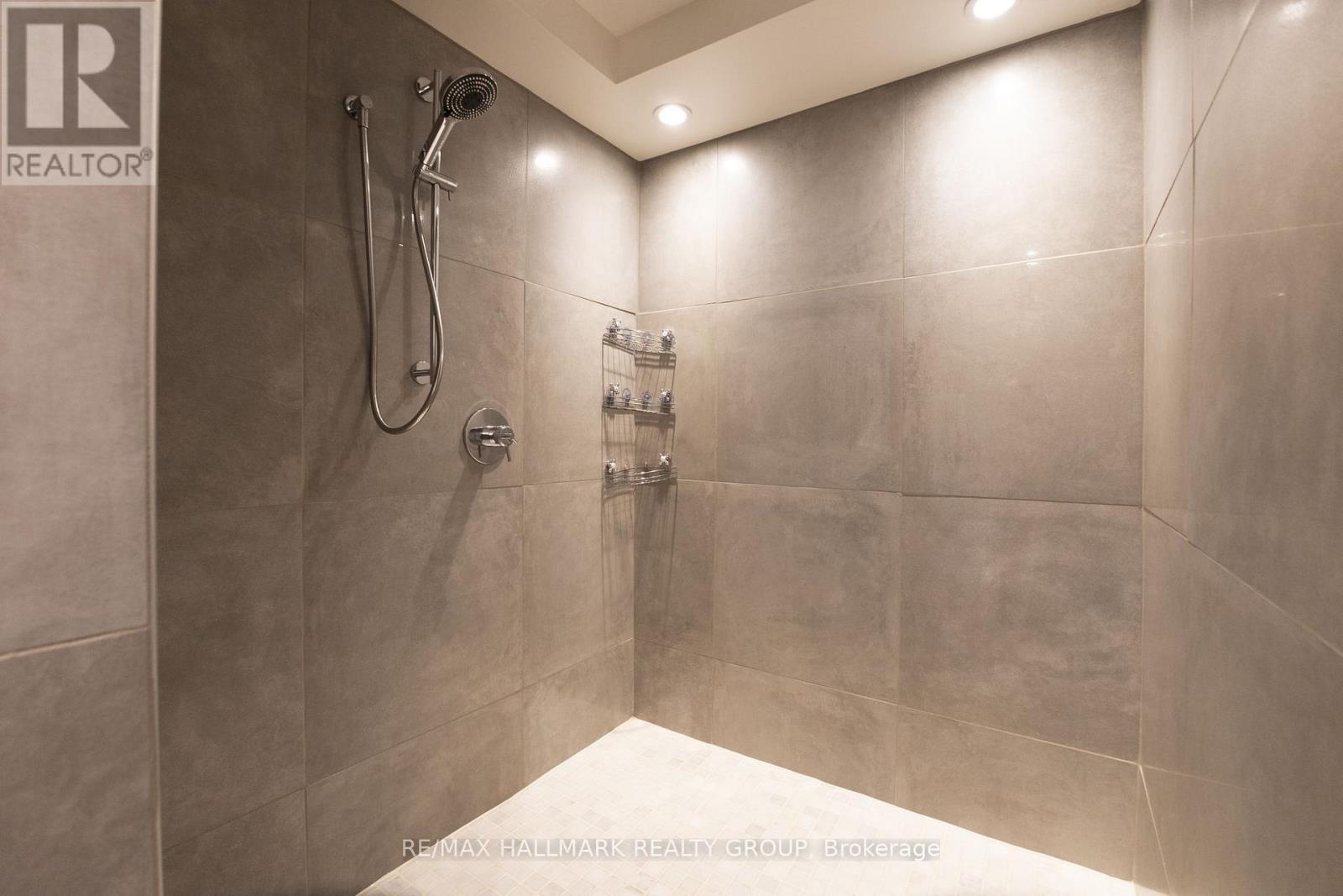 501 Wilbrod Street, Ottawa, ON - Indoor Photo Showing Bathroom