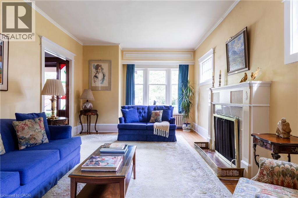 74 Chedoke Avenue, Hamilton, ON - Indoor Photo Showing Living Room With Fireplace
