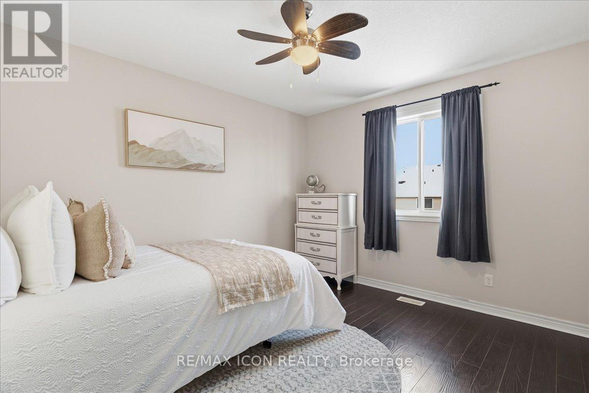 361 Sienna Crescent, Kitchener, ON - Indoor Photo Showing Bedroom