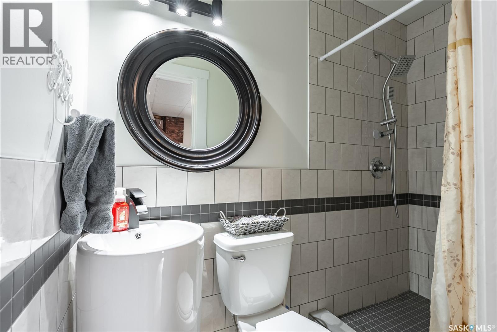 102 Moore Drive, Christopher Lake, SK - Indoor Photo Showing Bathroom