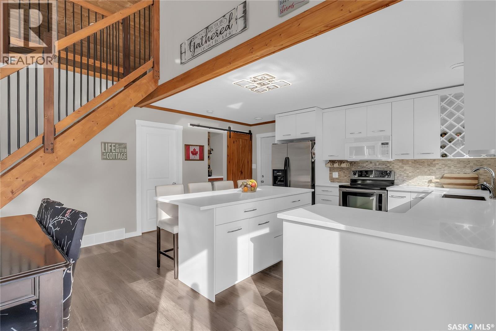 102 Moore Drive, Christopher Lake, SK - Indoor Photo Showing Kitchen