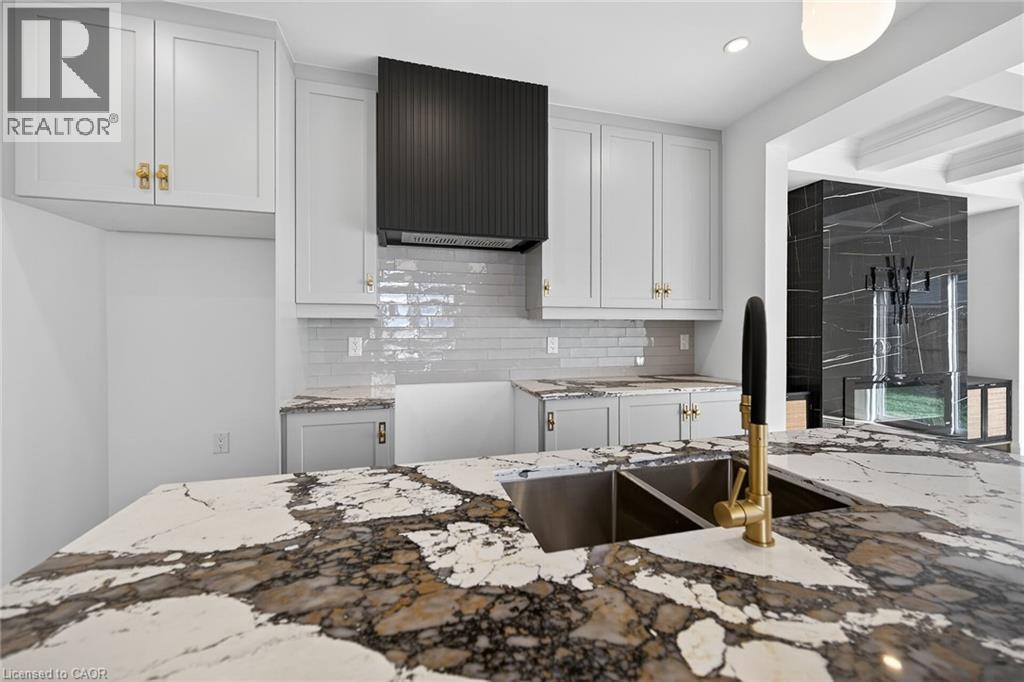 1036 Garth Street, Hamilton, ON - Indoor Photo Showing Kitchen With Double Sink With Upgraded Kitchen