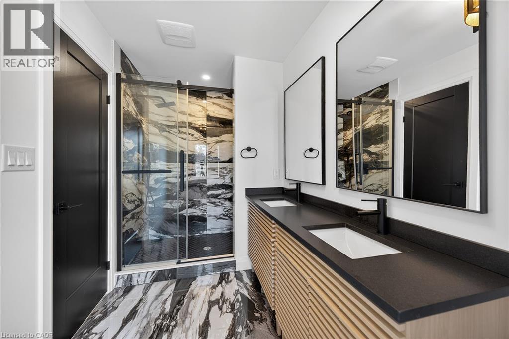 1036 Garth Street, Hamilton, ON - Indoor