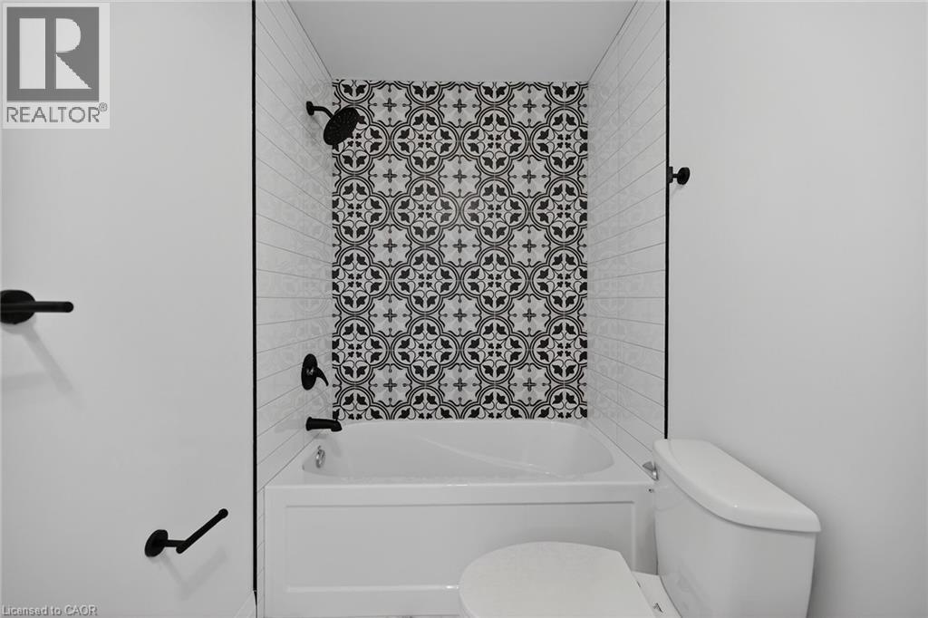 1036 Garth Street, Hamilton, ON - Indoor