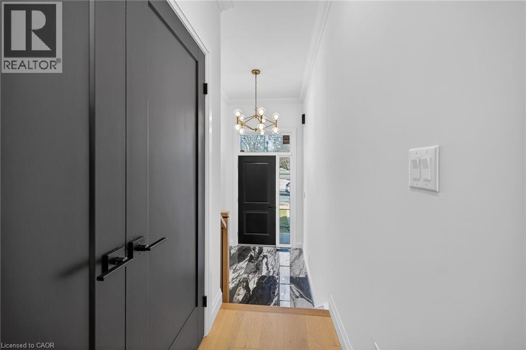 1036 Garth Street, Hamilton, ON - Indoor Photo Showing Other Room