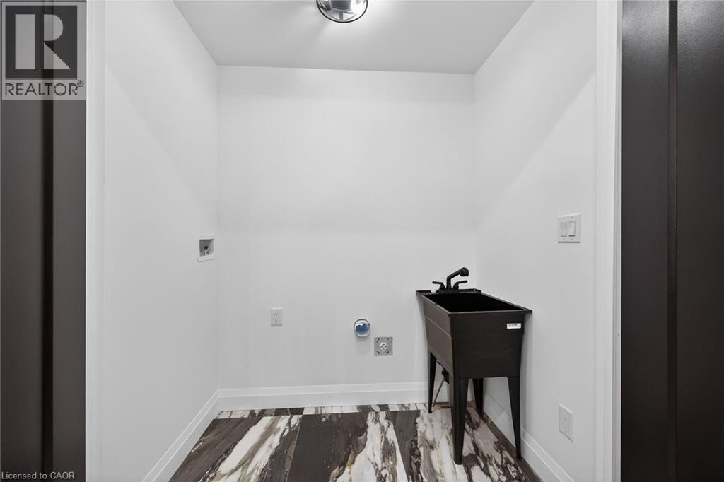 1036 Garth Street, Hamilton, ON - Indoor Photo Showing Other Room