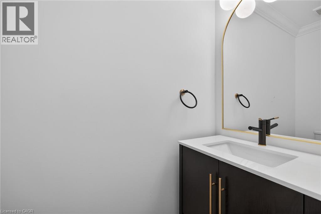 1036 Garth Street, Hamilton, ON - Indoor Photo Showing Bathroom