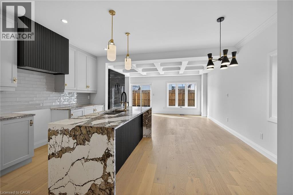 1036 Garth Street, Hamilton, ON - Indoor Photo Showing Kitchen With Upgraded Kitchen