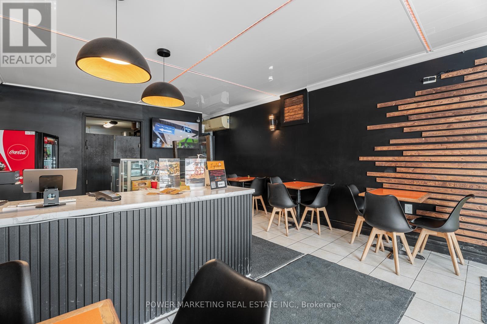 293 St Laurent Boulevard, Ottawa, ON