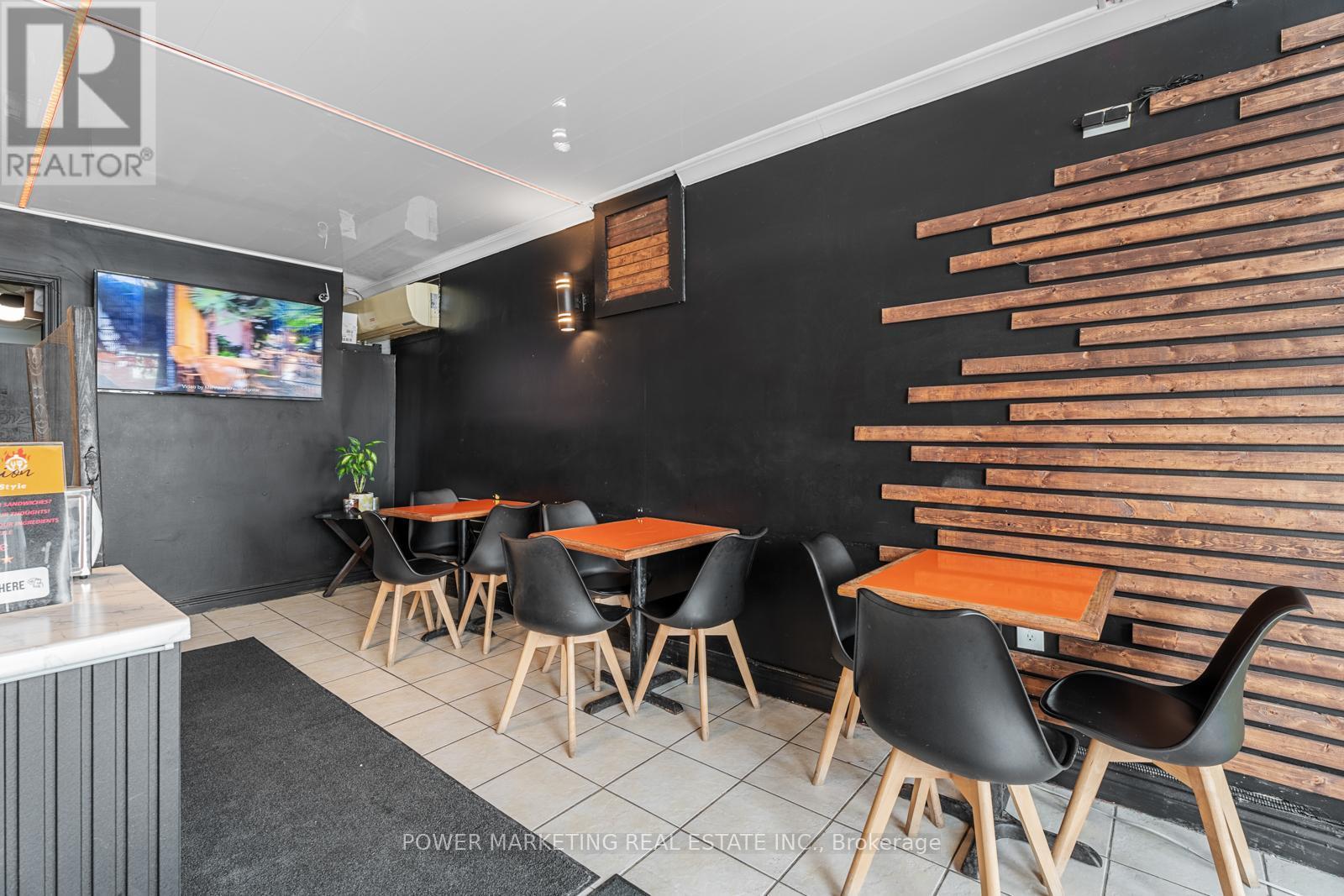 293 St Laurent Boulevard, Ottawa, ON