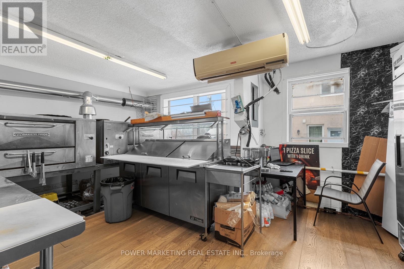 293 St Laurent Boulevard, Ottawa, ON