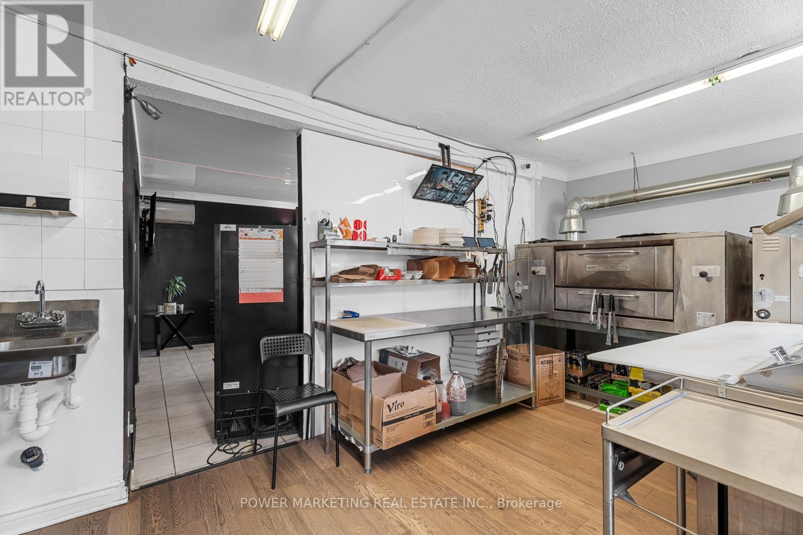 293 St Laurent Boulevard, Ottawa, ON