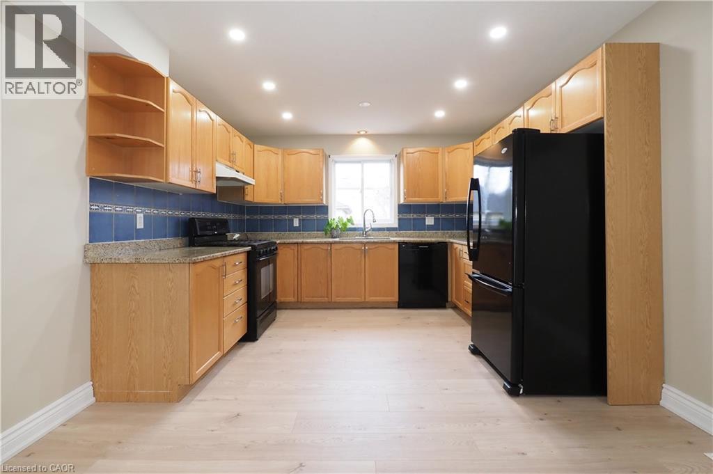 695 Jacob Lane, Waterloo, ON - Indoor Photo Showing Kitchen
