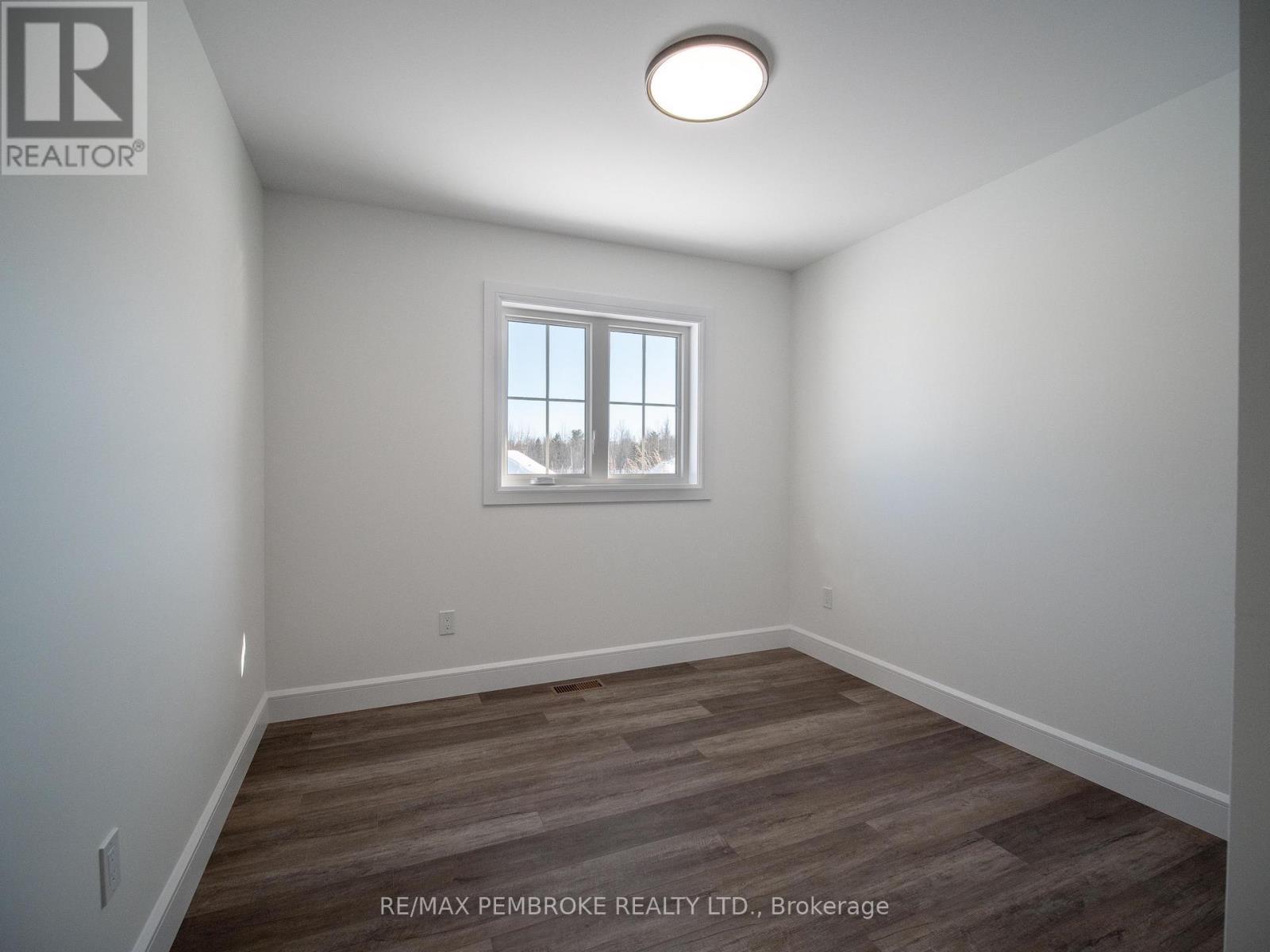 62 Eddy Crescent, Pembroke, ON - Indoor Photo Showing Other Room