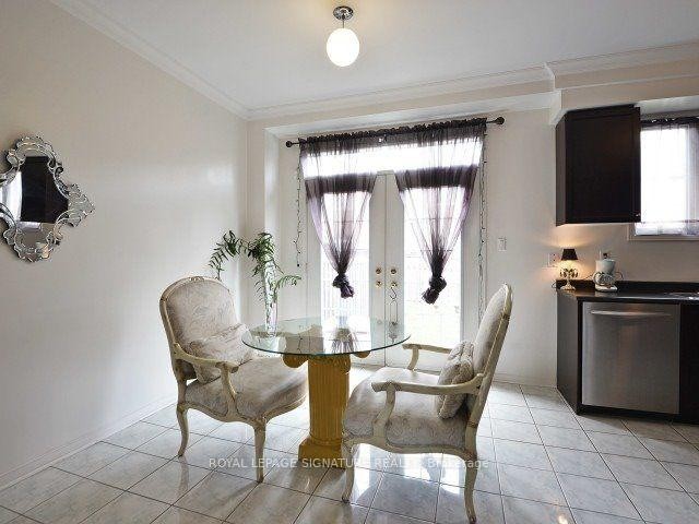 67 Breton Avenue, Mississauga, ON - Indoor