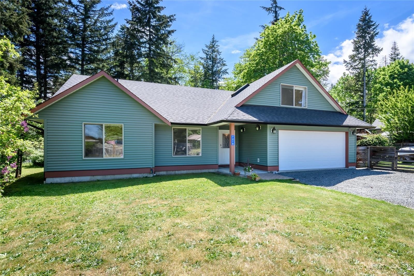 7478 Yake Rd, Fanny Bay, BC