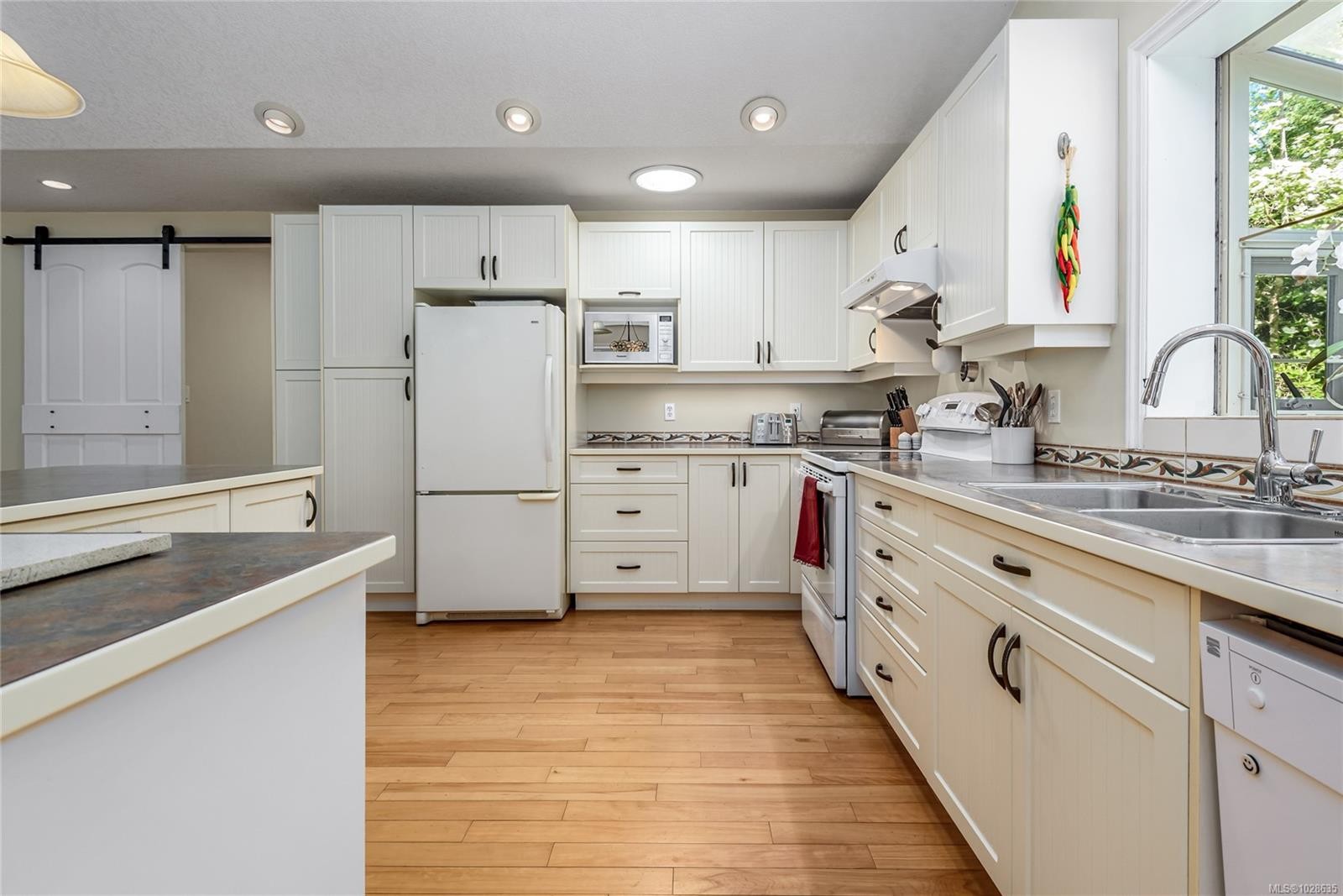7478 Yake Rd, Fanny Bay, BC