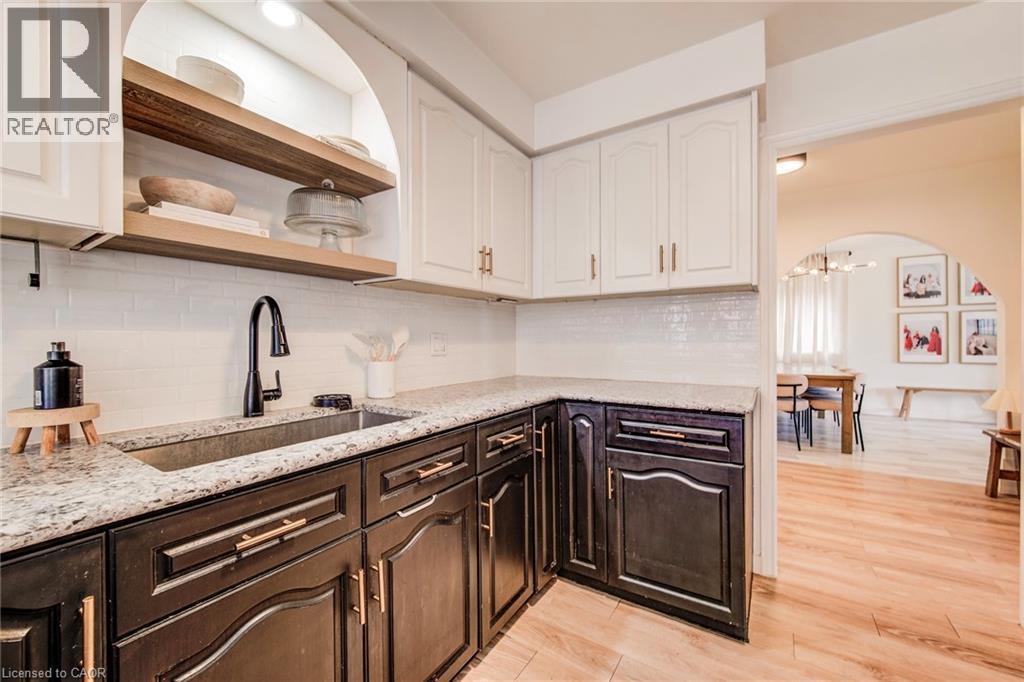 43 Southview Crescent, Cambridge, ON - Indoor Photo Showing Kitchen
