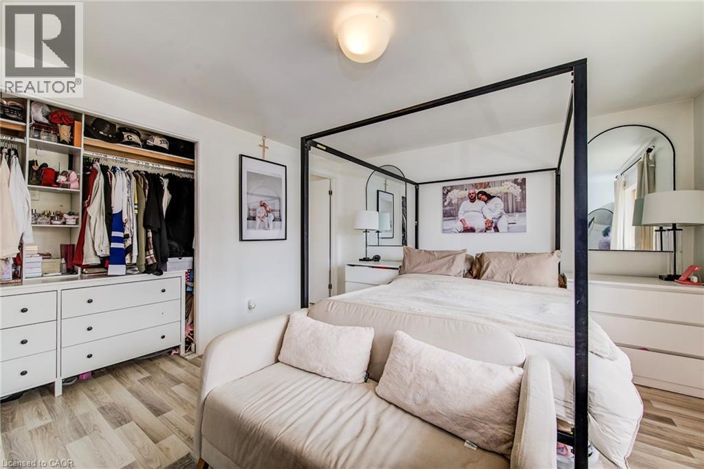 43 Southview Crescent, Cambridge, ON - Indoor Photo Showing Bedroom