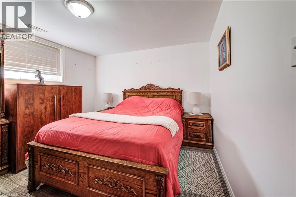 43 Southview Crescent, Cambridge, ON - Indoor Photo Showing Bedroom