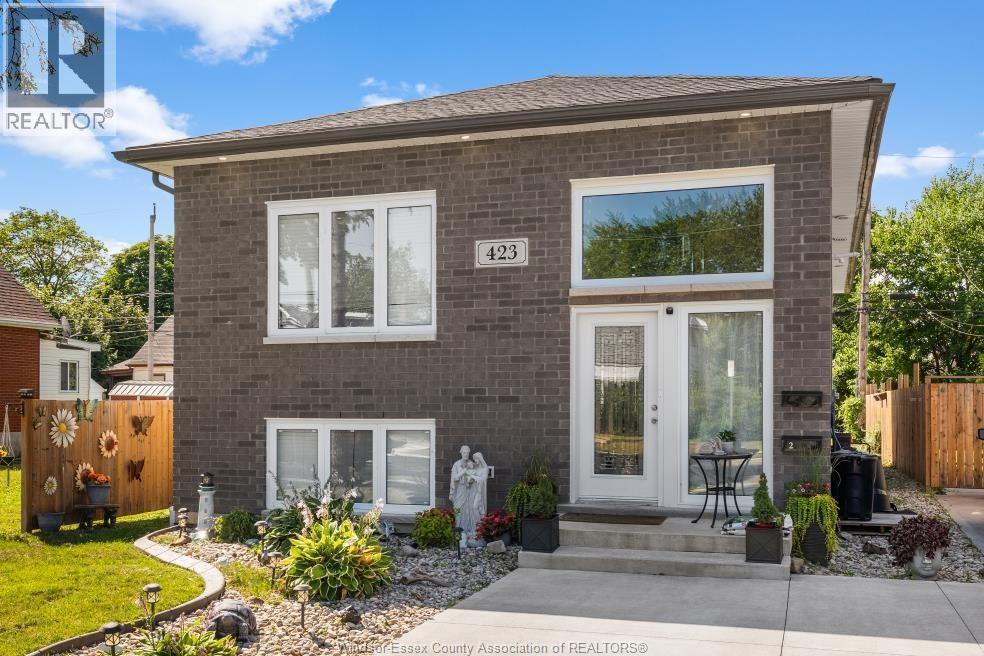 423 Logan Unit# 1, 2, Windsor, ON - Outdoor