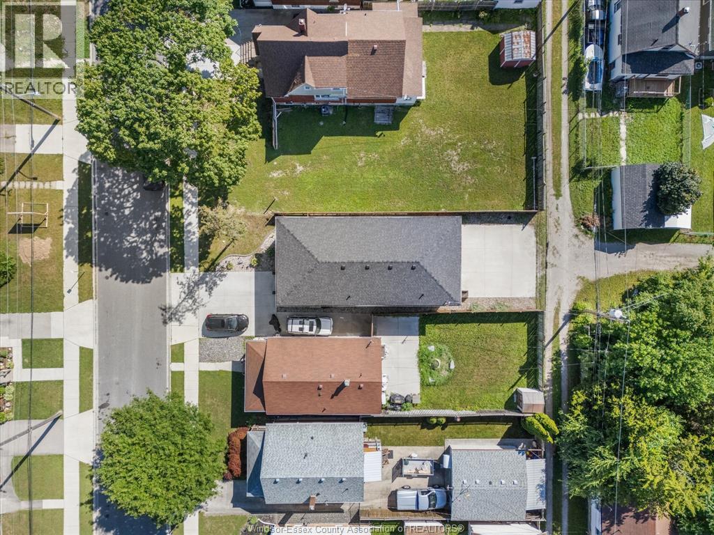 423 Logan Unit# 1, 2, Windsor, ON - Outdoor