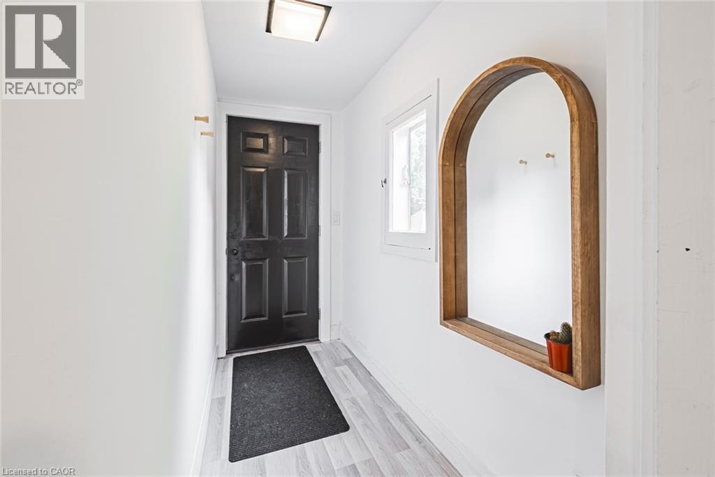196 Walnut Street S, Hamilton, ON - Indoor Photo Showing Other Room