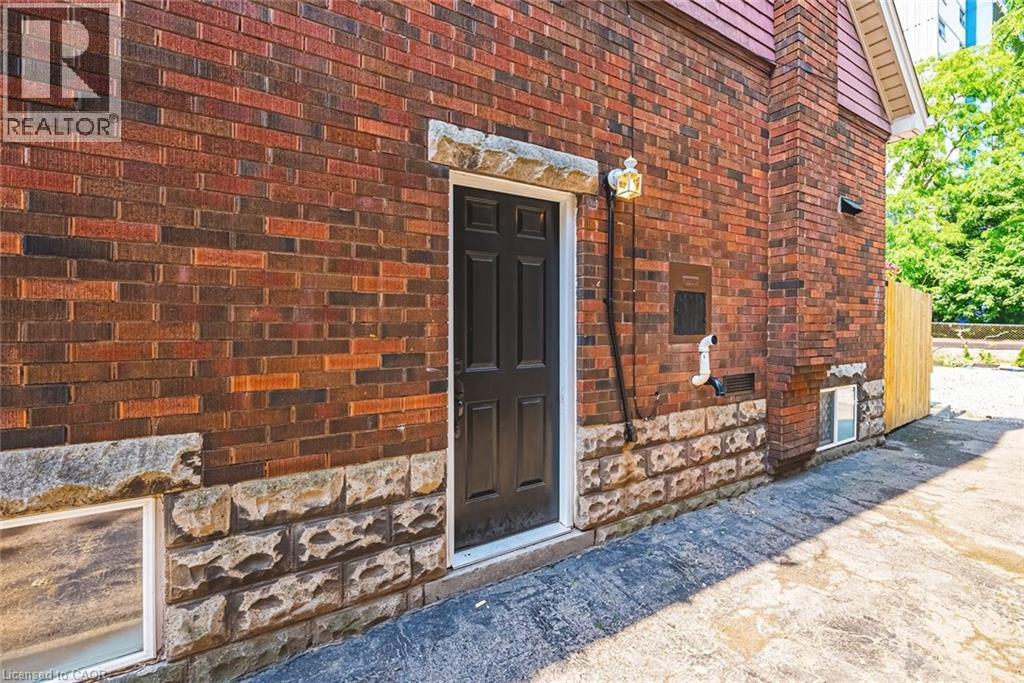 196 Walnut Street S, Hamilton, ON - Outdoor