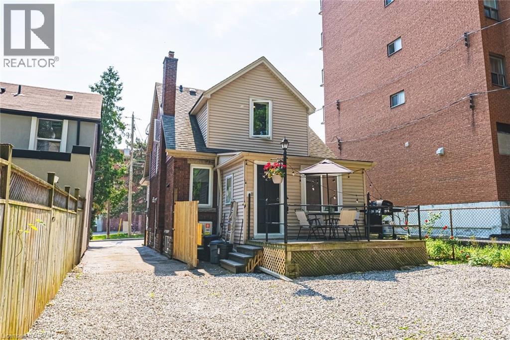 196 Walnut Street S, Hamilton, ON - Outdoor