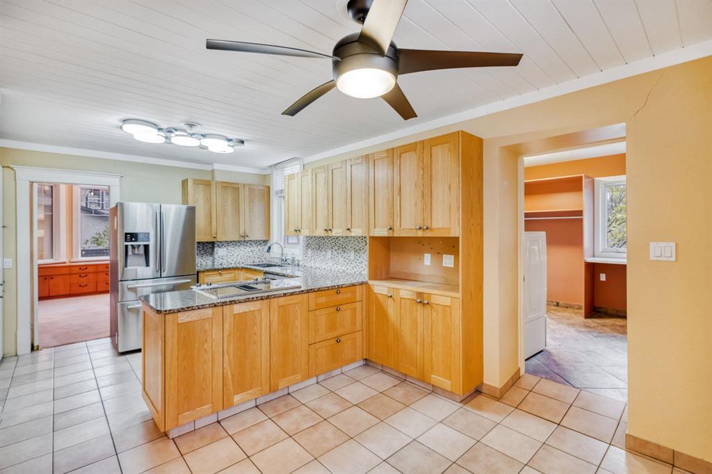 1278 Wellington Crescent, Winnipeg, MB - Indoor Photo Showing Kitchen