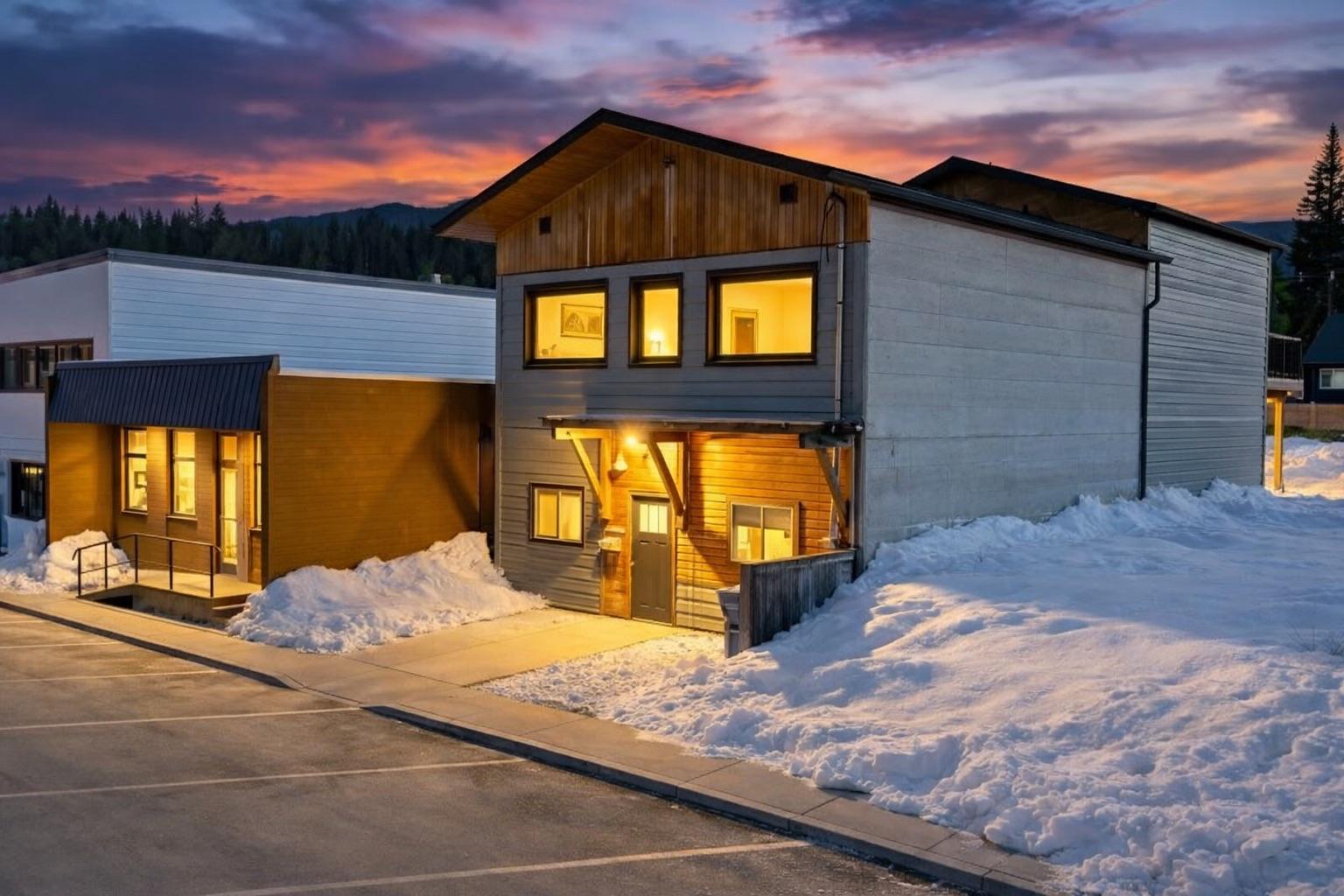 63 Deer Park Avenue, Kimberley, BC - Outdoor With Exterior