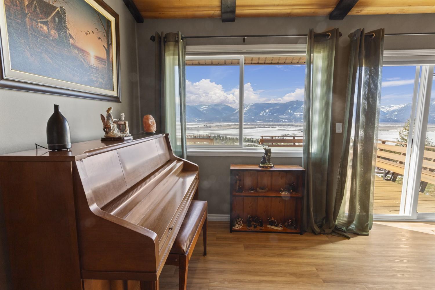 2715 3A Highway, Wynndel, BC - Indoor Photo Showing Other Room