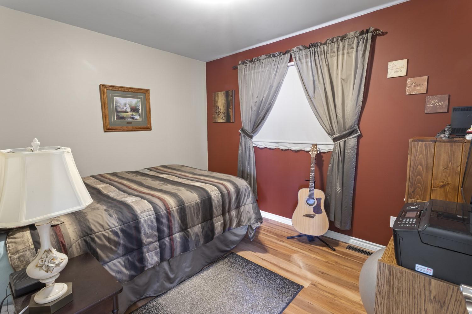 2715 3A Highway, Wynndel, BC - Indoor Photo Showing Bedroom