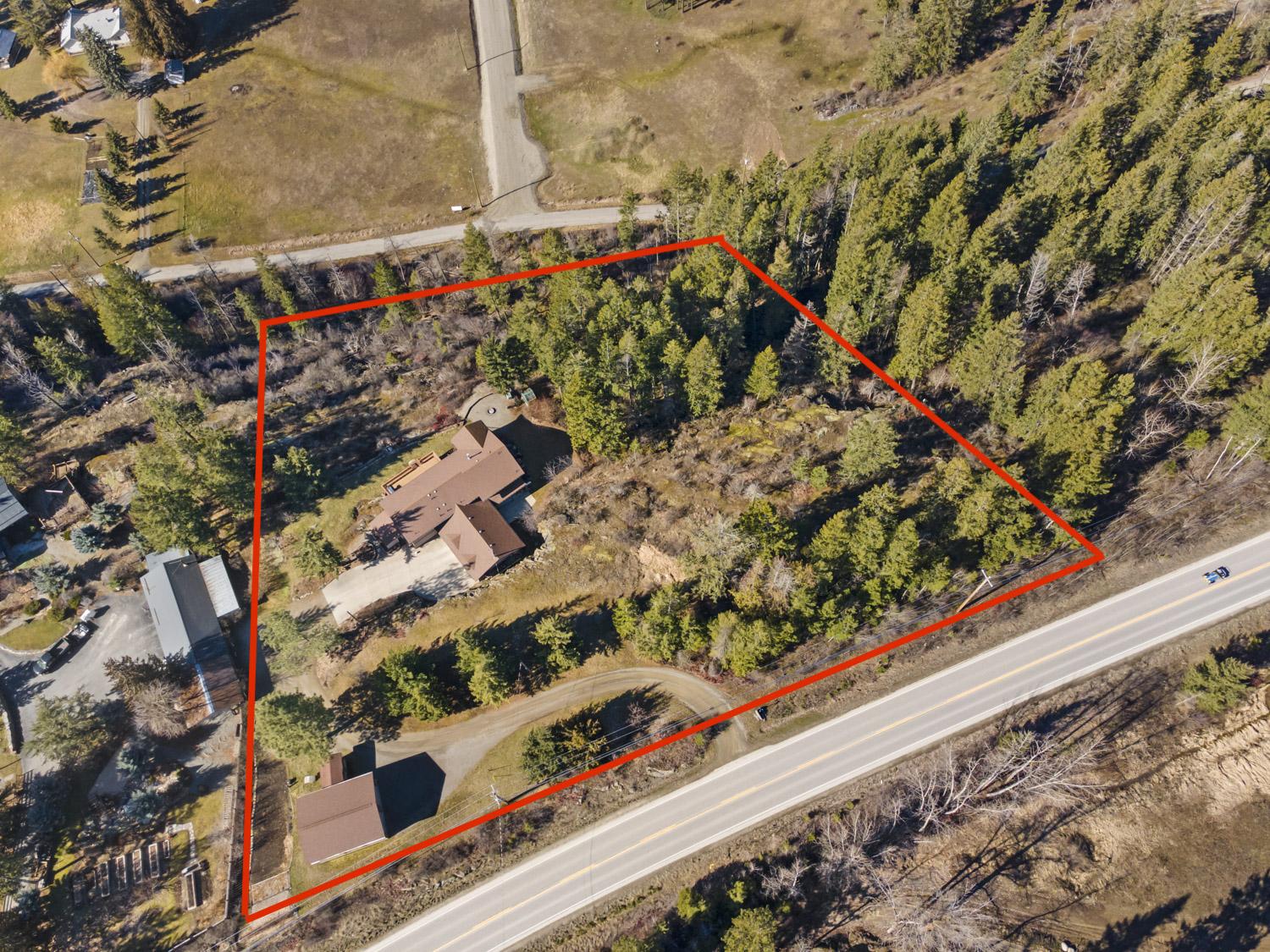 2715 3A Highway, Wynndel, BC -