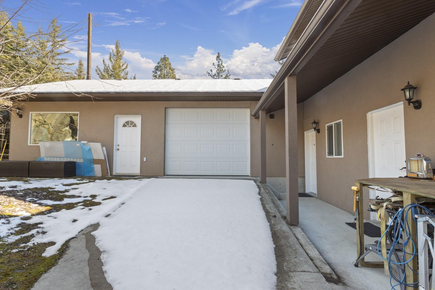 2715 3A Highway, Wynndel, BC - Outdoor