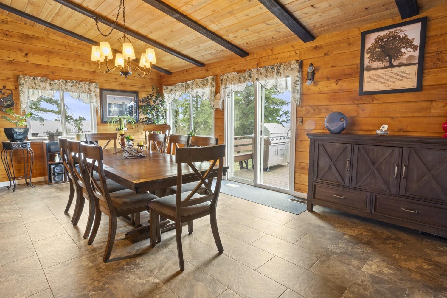 2715 3A Highway, Wynndel, BC - Indoor Photo Showing Dining Room