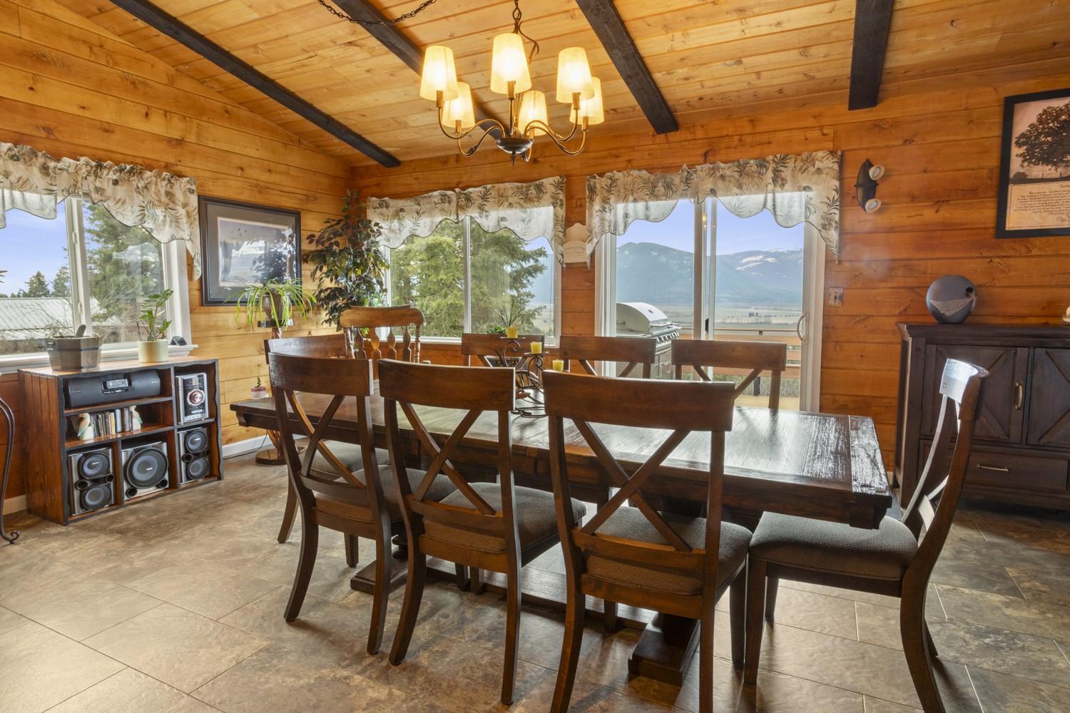 2715 3A Highway, Wynndel, BC - Indoor Photo Showing Dining Room