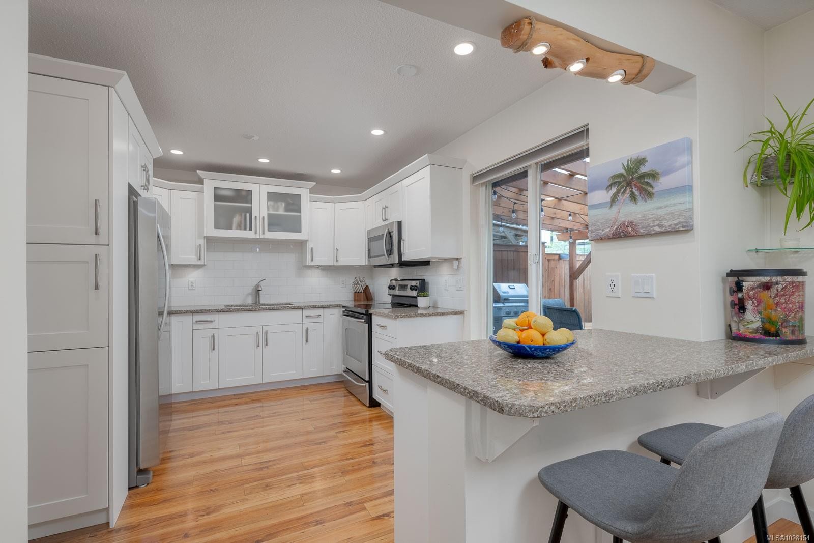 2910 Jonas Way, Chemainus, BC - Indoor Photo Showing Kitchen With Upgraded Kitchen