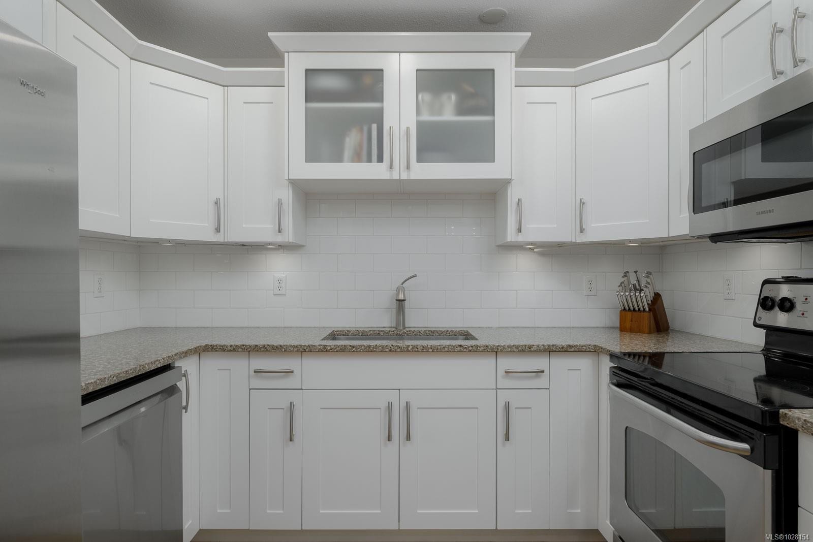 2910 Jonas Way, Chemainus, BC - Indoor Photo Showing Kitchen