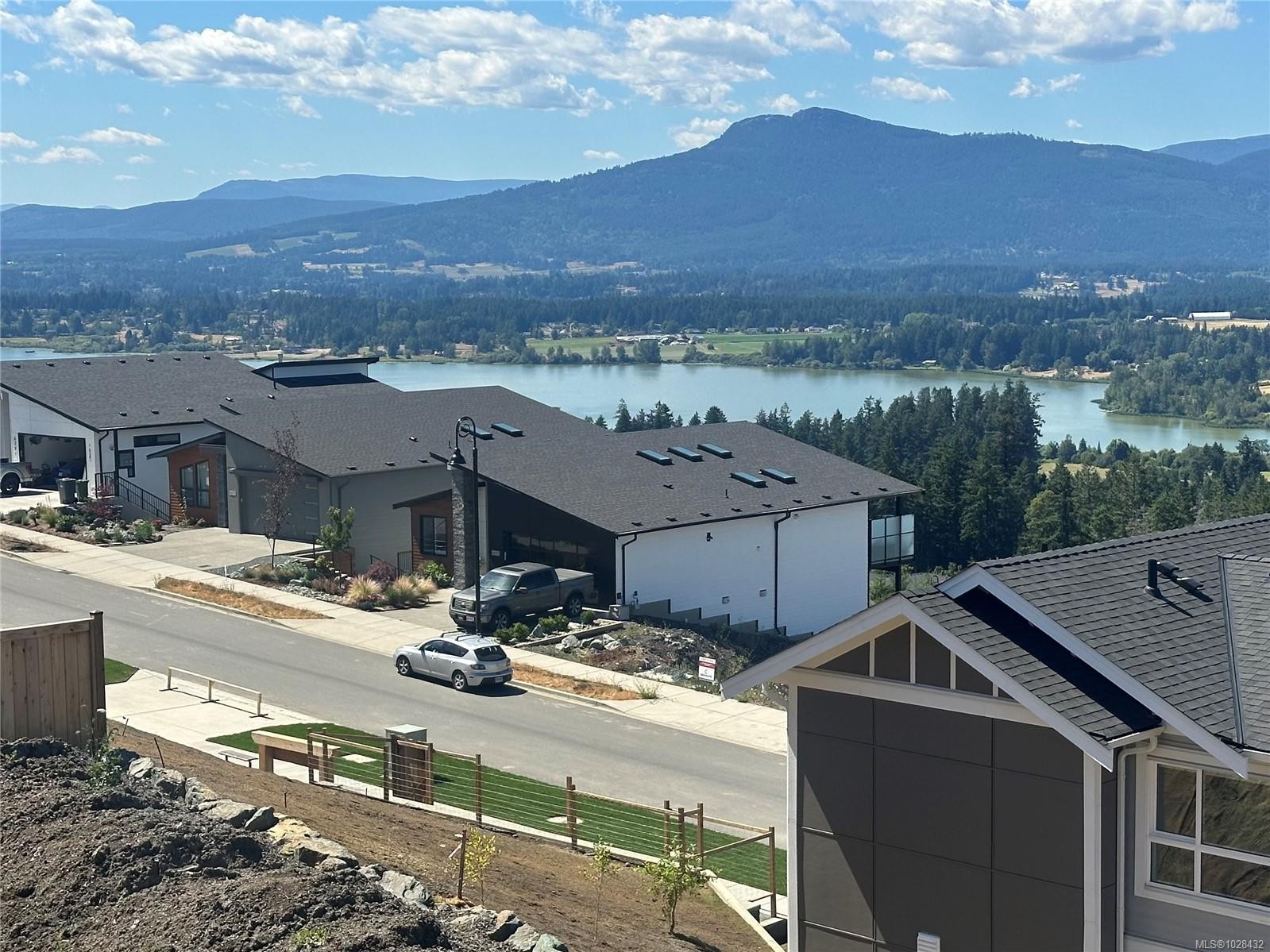 3199 Woodrush Dr, Duncan, BC