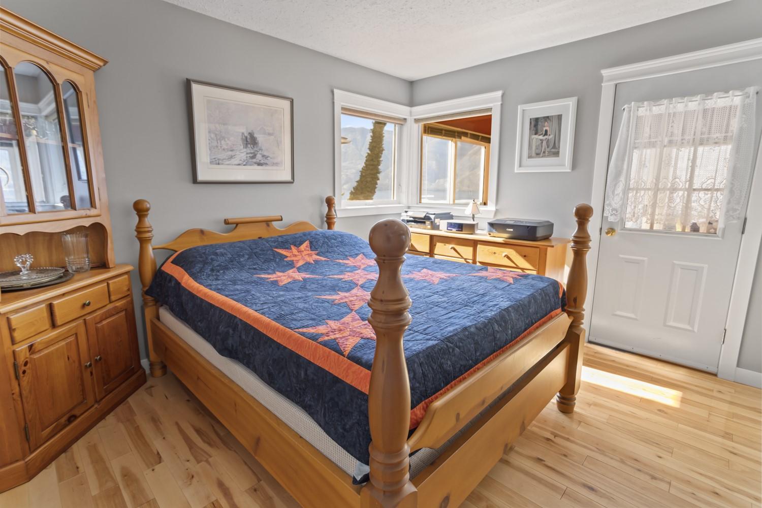 12531 Lewis Bay Road, Boswell, BC - Indoor Photo Showing Bedroom