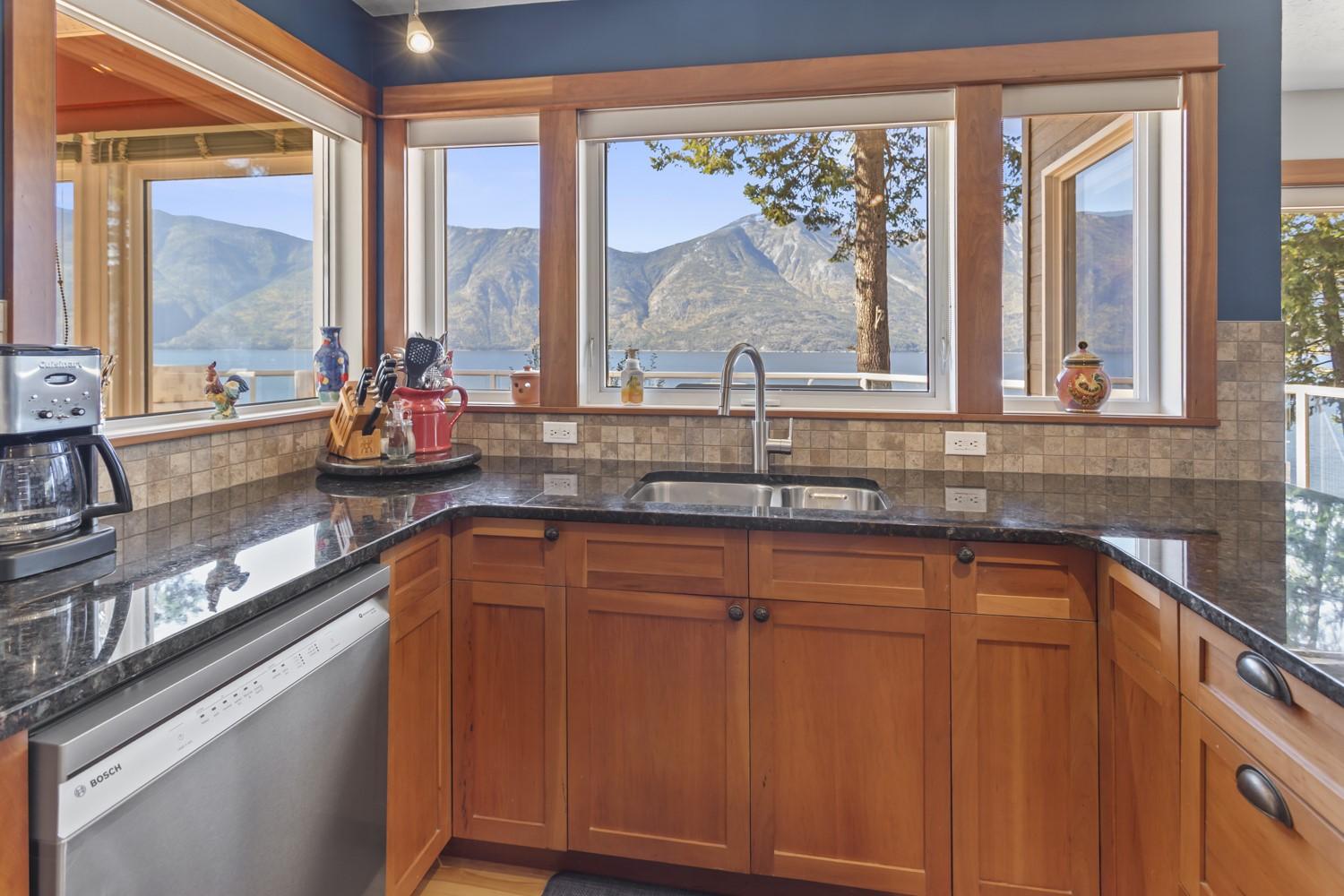 12531 Lewis Bay Road, Boswell, BC - Indoor Photo Showing Kitchen With Double Sink