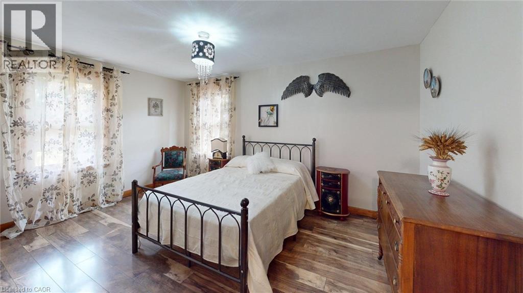 113 Edmund Road, Kitchener, ON - Indoor Photo Showing Bedroom