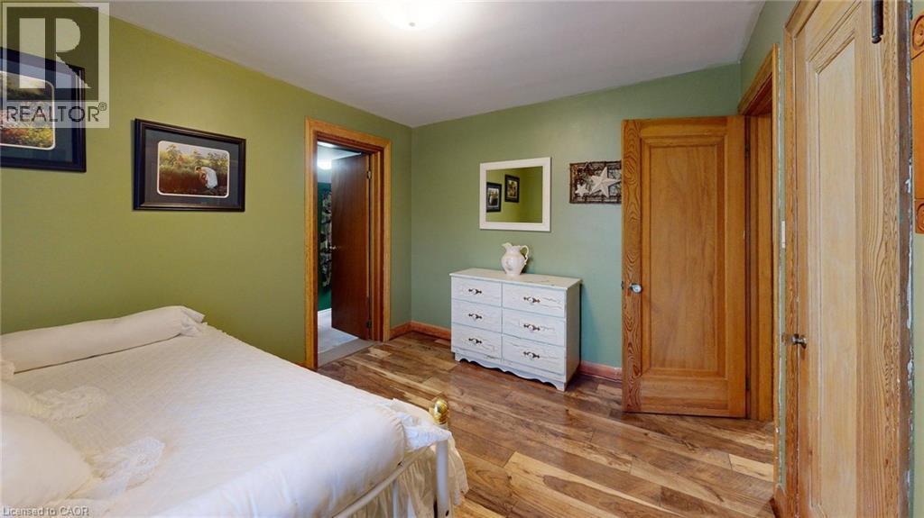 113 Edmund Road, Kitchener, ON - Indoor Photo Showing Bedroom