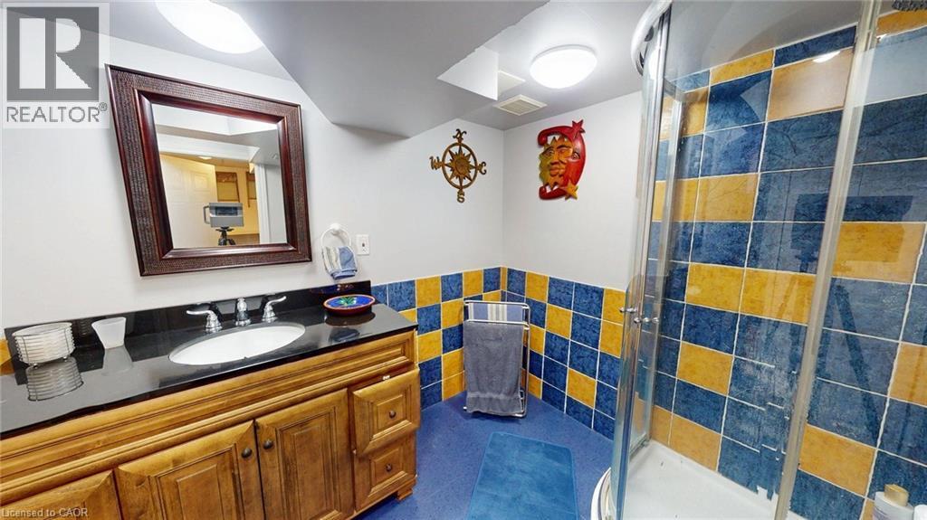 113 Edmund Road, Kitchener, ON - Indoor Photo Showing Bathroom