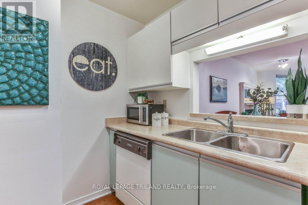 101 - 285 Queens Avenue, London East (East F), ON - Indoor Photo Showing Kitchen With Double Sink
