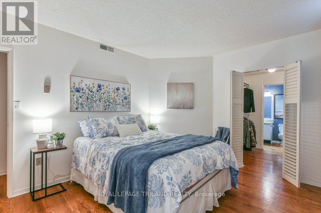 101 - 285 Queens Avenue, London East (East F), ON - Indoor Photo Showing Bedroom